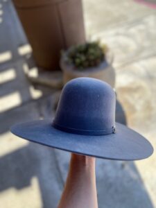CUERNOS CHUECOS HATS OPEN CROWN GRANITE